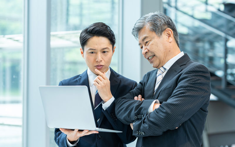 CO2レーザー加工機